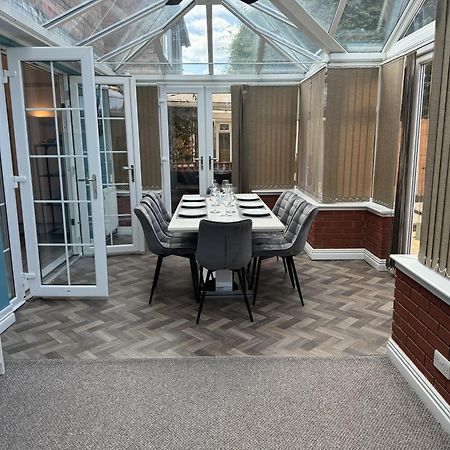 Huge 9 Bed Property Sleeps 17, Near Nec, City Centre, Hs2 Birmingham Exteriér fotografie