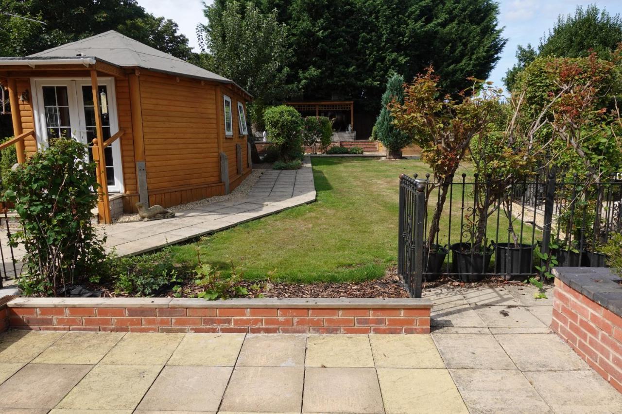 Huge 9 Bed Property Sleeps 17, Near Nec, City Centre, Hs2 Birmingham Exteriér fotografie