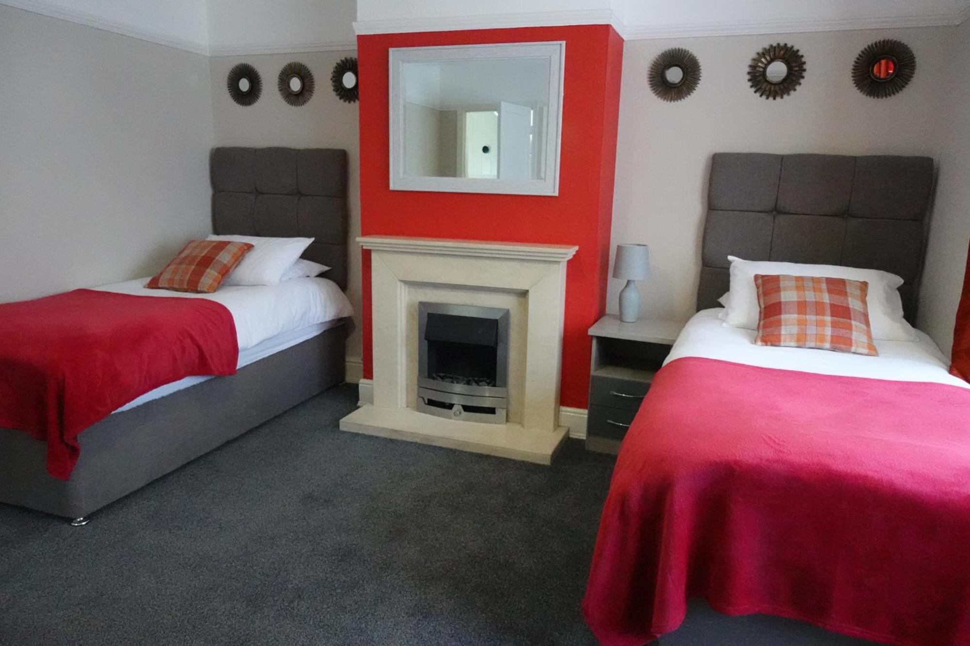 Huge 9 Bed Property Sleeps 17, Near Nec, City Centre, Hs2 Birmingham Exteriér fotografie