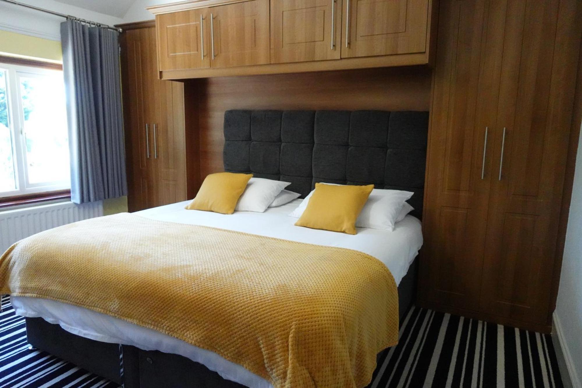 Huge 9 Bed Property Sleeps 17, Near Nec, City Centre, Hs2 Birmingham Exteriér fotografie